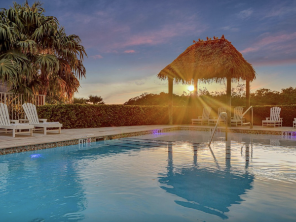 From Villa walk to shops, grocery store, restaurants and the parks!